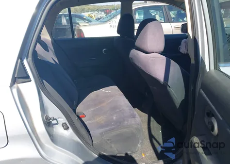 2008 Nissan Versa 1.8S z USA, uszkodzony, nr VIN 3N1BC11E88L391237